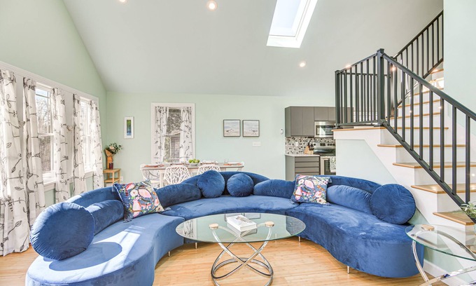 North Kingstown Cottage | Cozy Rhode Island Retreat w/Yard, Near Beaches!