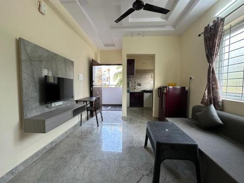 Electronic City Phase II Apartment | Cozy Room 1Bhk with Lift 201