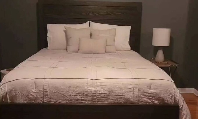 Loganville House | Cozy Room for Rent in Loganville, ideal for a travelling professional.