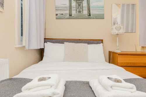 Lambeth House | Cozy room in a gorgeous Victorian house