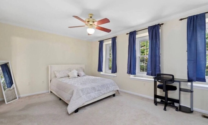 Wheaton House | Cozy Room with Attached Bathroom Hosted by Samri in Silver Spring Home