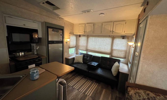 Soldotna House | Cozy RV in enchanting Soldotna with AC, WiFi