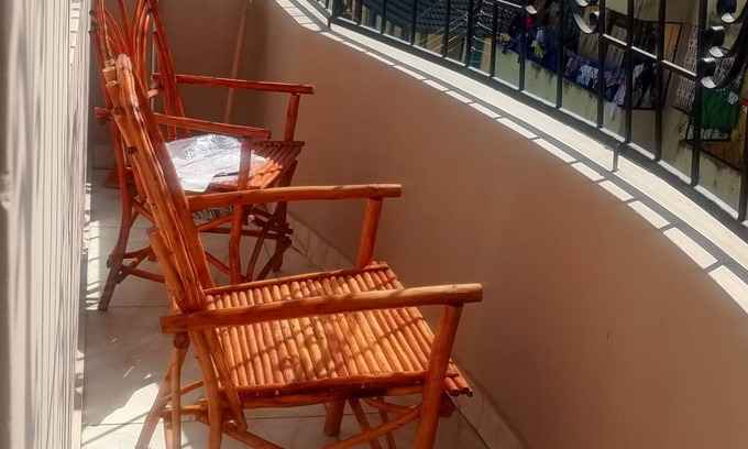 Mombasa Apartment | Cozy Safe Space. With 2 balconies, nice city view, Free parking. Family-friendly!