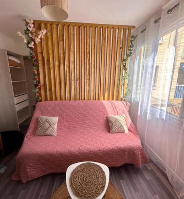 Golfe Juan Apartment | Cozy seafront studio