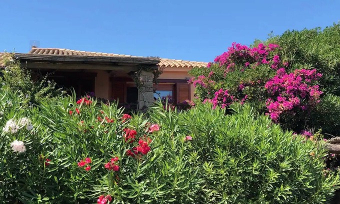 Villaggio Piras Villa | Cozy seaview beach getaway villa in La Maddalena Sardegna