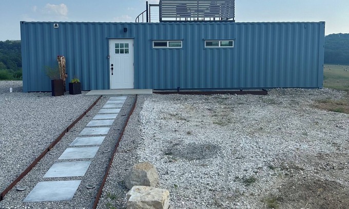 Eureka Springs House | Cozy Shipping Container Home with River View near Eureka Springs