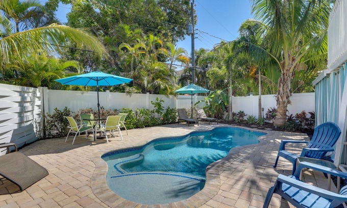 Siesta Key Village Apartment | Cozy Siesta Key Dream Inn Rental < 1/2 Mi to Beach