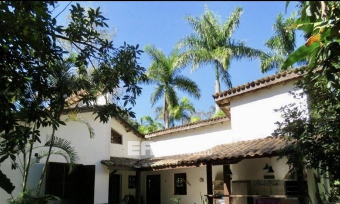 Silop House | Cozy single storey house, 100 meters from Itamambuca beach.