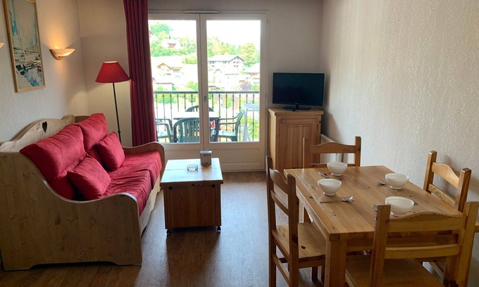 Saint-Gervais-les-Bains Apartment | Cozy Ski-In/Ski-Out Apartment with Pool, Sleeps 4, Near Saint-Gervais Gondola