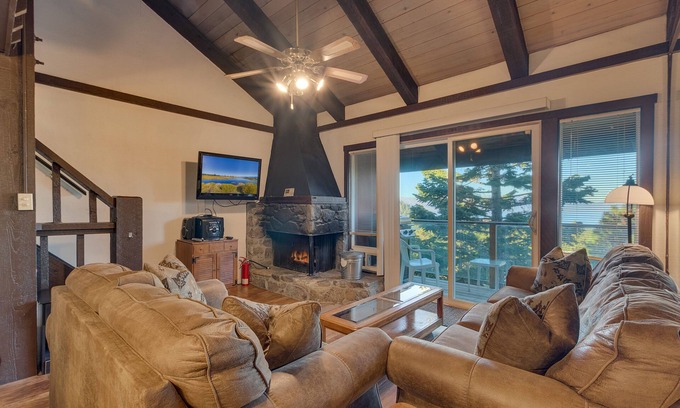 Tahoe Village Condo | Cozy Ski Condo with Lake View, East Peak Loop (SL307B)