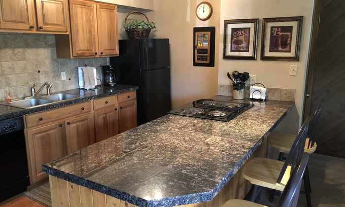 Historic District Condo | Cozy Ski-in Condo; Walk to Town/Lift; Desired 1st Floor