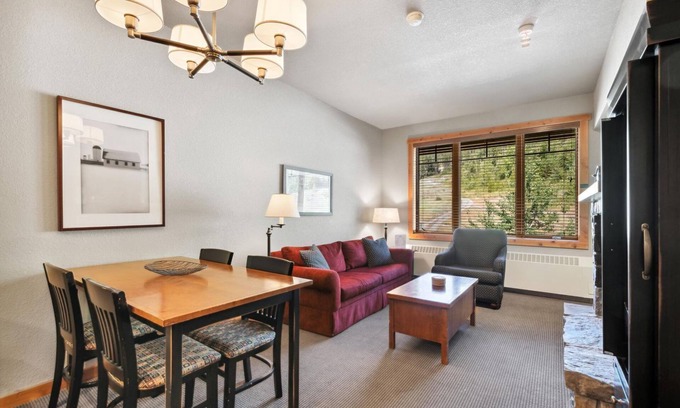 Whitefish Condo | Cozy Ski in/out condo in Morning Eagle. Right on the slopes!