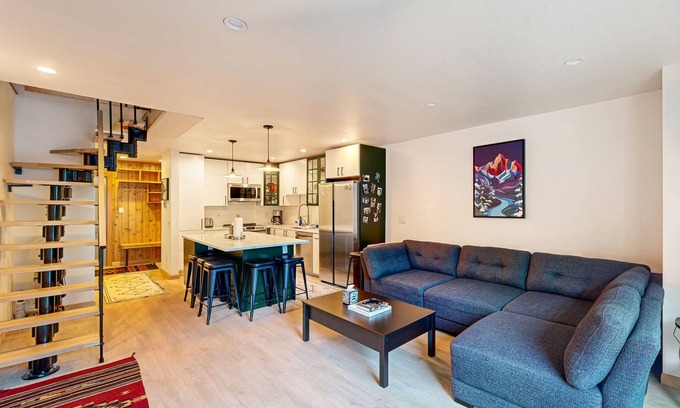 Alyeska House | Cozy ski in & ski out condo at the base of Alyeska Ski Resort