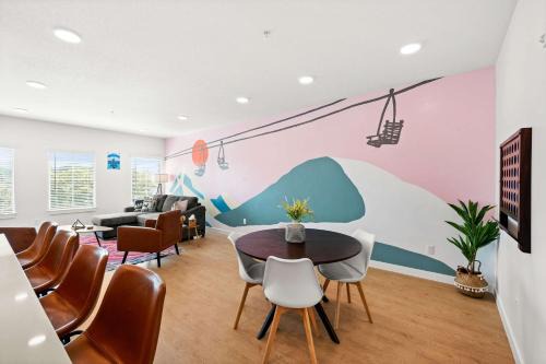 People's Freeway House | Cozy Ski Lodge 2BR 2BA Rooftop Garage
