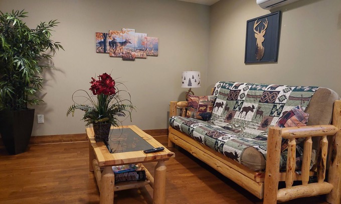Blowing Rock Cabin | Cozy ski retreat, close to Appalachian ski mountain in blowing rock and boone