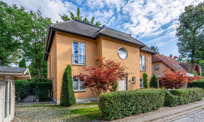 Kolonie Kleinmachnow Apartment | Cozy Souterrain-Flat with Sauna