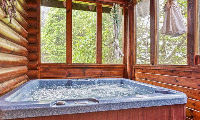 Pigeon Forge Cabin | Cozy Southern Mountain Getaway!