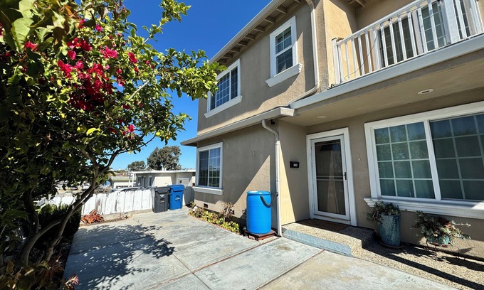 Seaside House | Cozy & Spacious 4B2B + Sleeps 14 + 2 FREE Aquarium Tickets + Family Friendly