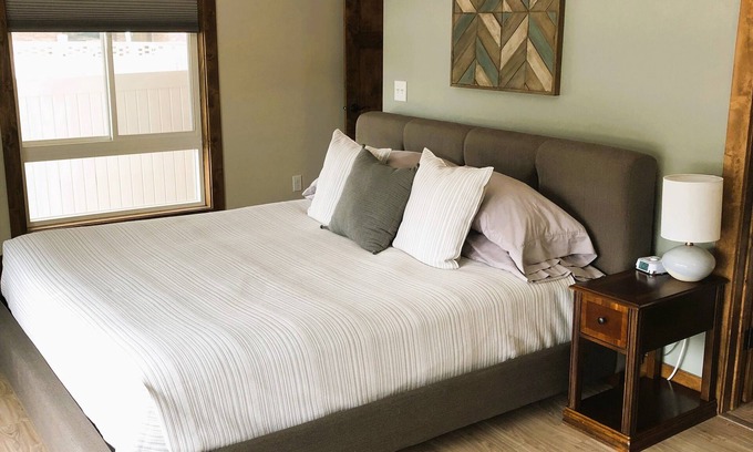 Helena House | Cozy spacious king bed suite, In the heart of Historic Helena, Montana!
