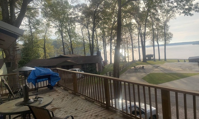 Hemphill House | Cozy & Spacious Toledo Bend retreat