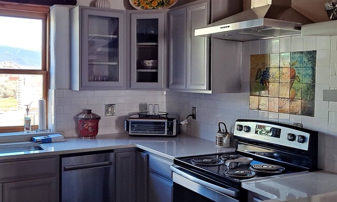 Taos House | Cozy Spanish Casita