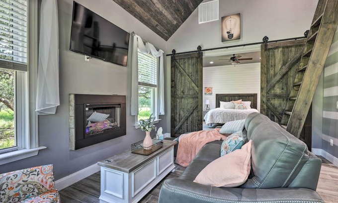 Spring Branch Cottage | Cozy Spring Branch Cottage in Hill Country!