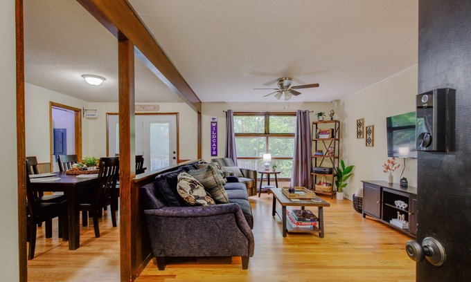 Manhattan House | Cozy Stay at The Greenwood!