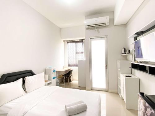 Bekasi Timur Apartment | Cozy Stay Studio Transpark Juanda Bekasi Timur Apartment By Travelio