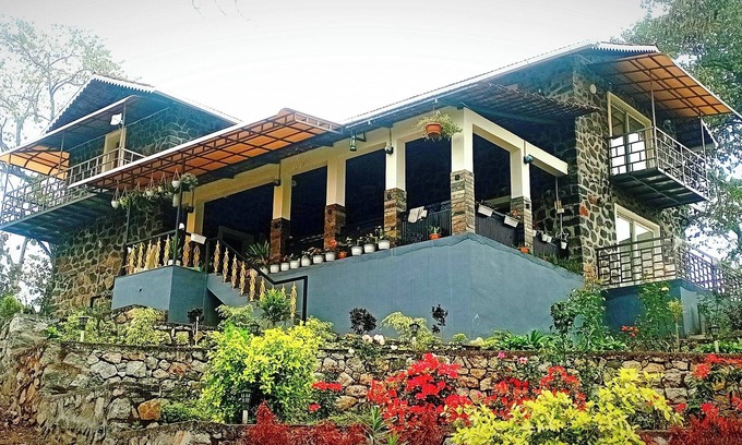 Kodaikanal Villa | Cozy stone retreat on Hill top. Pet friendly @ Kombai PALLANGI, KODAIKANAL