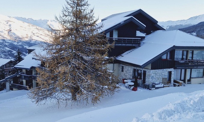 Montalbert Apartment | Cozy Studio Near Ski Slopes, Ideal for Families, Fully Equipped Kitchen