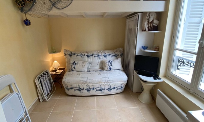 Cabourg Apartment | Cozy Studio 50m from Cabourg Beach - Sleeps 3