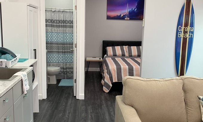 North Carolina Coast Apartment | Cozy Studio apartment 6 Blocks from the beach & Boardwalk! Linens are INCLUDED!