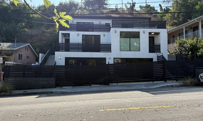 City Terrace Apartment | Cozy Studio apartment in amazing Los Angeles with WiFi, AC