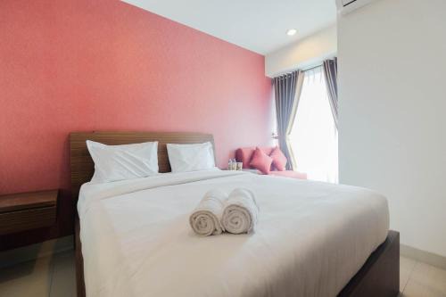 Pekayon Jaya Apartment | Cozy Studio Apartment at Grand Kamala Lagoon By Travelio
