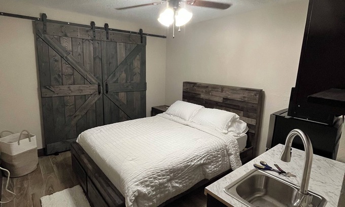 Hialeah Apartment | Cozy studio apartment with private entrance and patio near MIA intl. airport