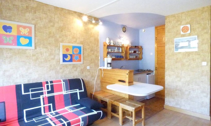 Arette Apartment | Cozy studio for 4, direct access to gallery and slopes, elevator