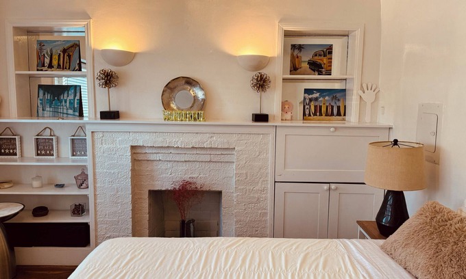 Wilshire Montana Apartment | Cozy studio home in Santa Monica