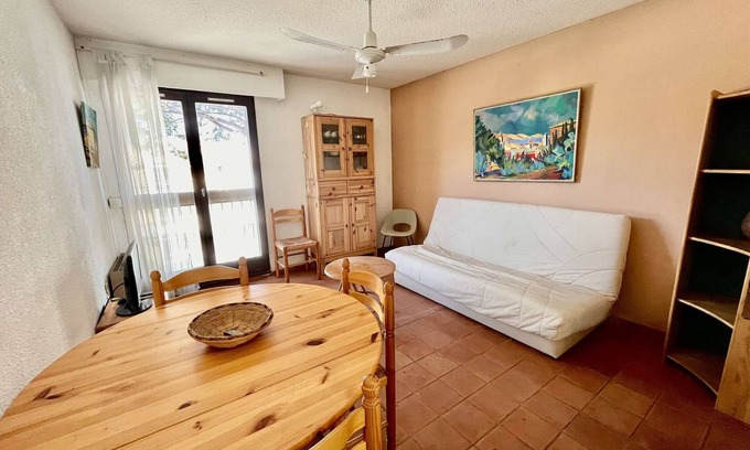 Cavaliere Apartment | Cozy Studio in Cavalaire-sur-Mer, Steps from Beach, Parking Included