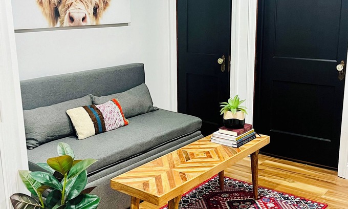 Twining Apartment | Cozy studio in awesome Washington with WiFi access