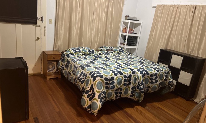 Woodland Heights Apartment | Cozy studio in Hiatoric Heights
