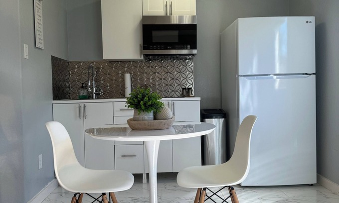 Barker Apartment | Cozy studio in lovely Houston with AC, WiFi