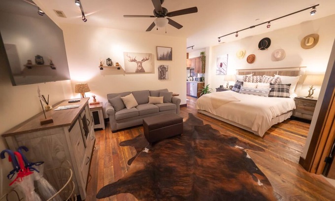 Whitefish Condo | Cozy Studio in the center of downtown Whitefish