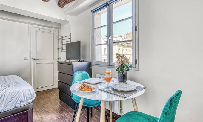 5th Arrondissement Apartment | Cozy Studio in The Heart of Latin Quarter