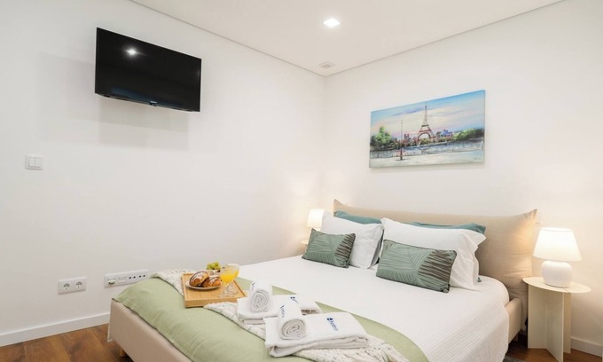 Leixões Apartment | Cozy Studio near the Beach by HostWise