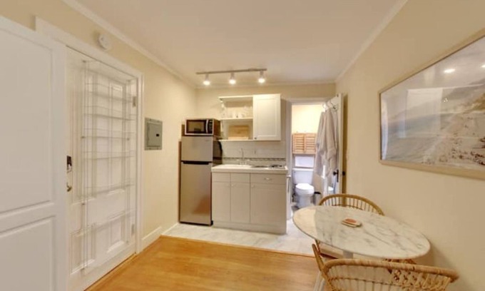 Downtown North Apartment | Cozy Studio Unit #6