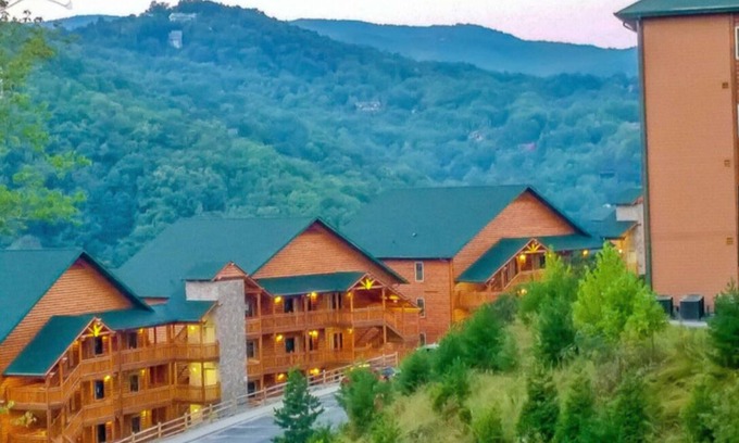 Gatlinburg Villa | Cozy Studio Villa in the gorgeous Smoky Mountains
