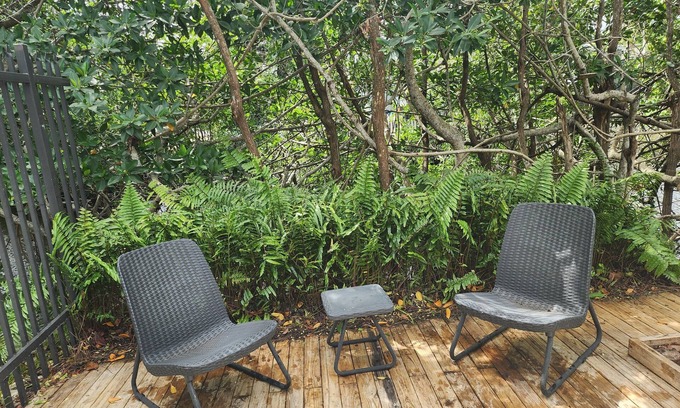 Ojus Condo | Cozy Studio w/Bay Views, Kayak & Porch in Aventura