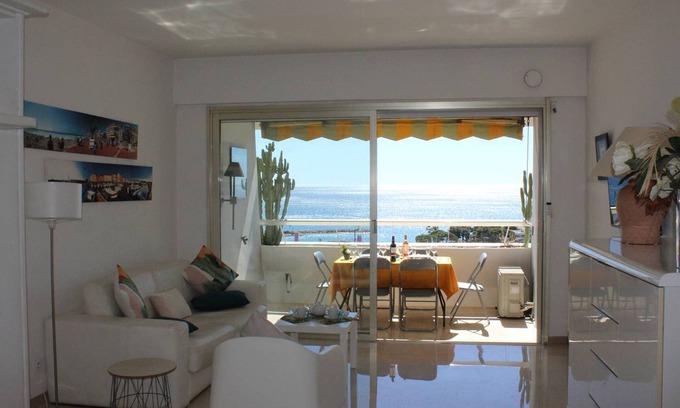 Villeneuve Loubet Beach Apartment | Cozy studio with air conditioning and sea view - 4 sleeps, Villeneuve-Loubet Beach