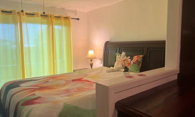Rosendal Condo | Cozy Studio walking distance to Magen Bay Beach