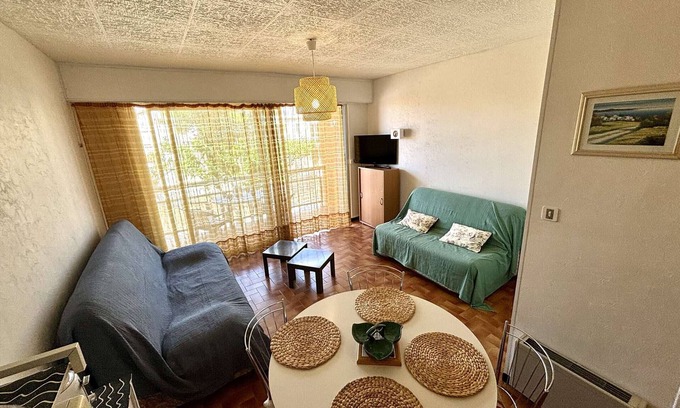 Port-la-Nouvelle Apartment | Cozy Studio with Balcony, 300m from Beach - Sleeps 3